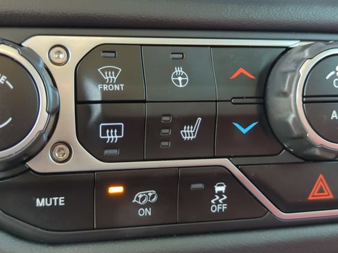 Used 2024 Jeep Wrangler Unlimited Rubicon 392 AWD/4WD image 27