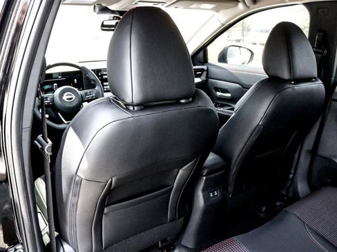 New 2025 Nissan Kicks SR image 21