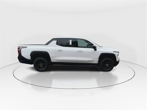 New 2025 Chevrolet Silverado EV LT image 9