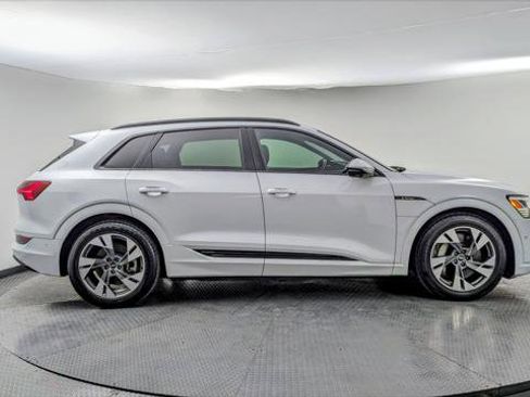 Used 2021 Audi e-tron Premium w/ Convenience Plus Package image 8