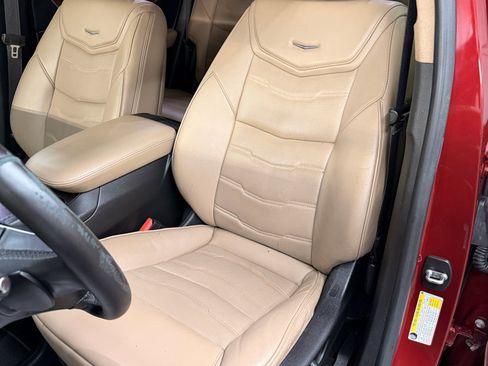 Used 2018 Cadillac XT5 Platinum w/ Driver Assist Package image 15