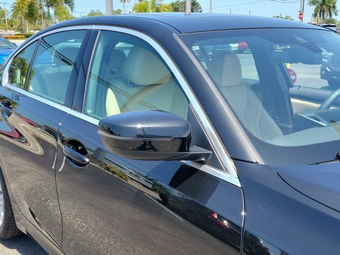 Used 2025 BMW 330i Sedan w/ Premium Package RWD image 9