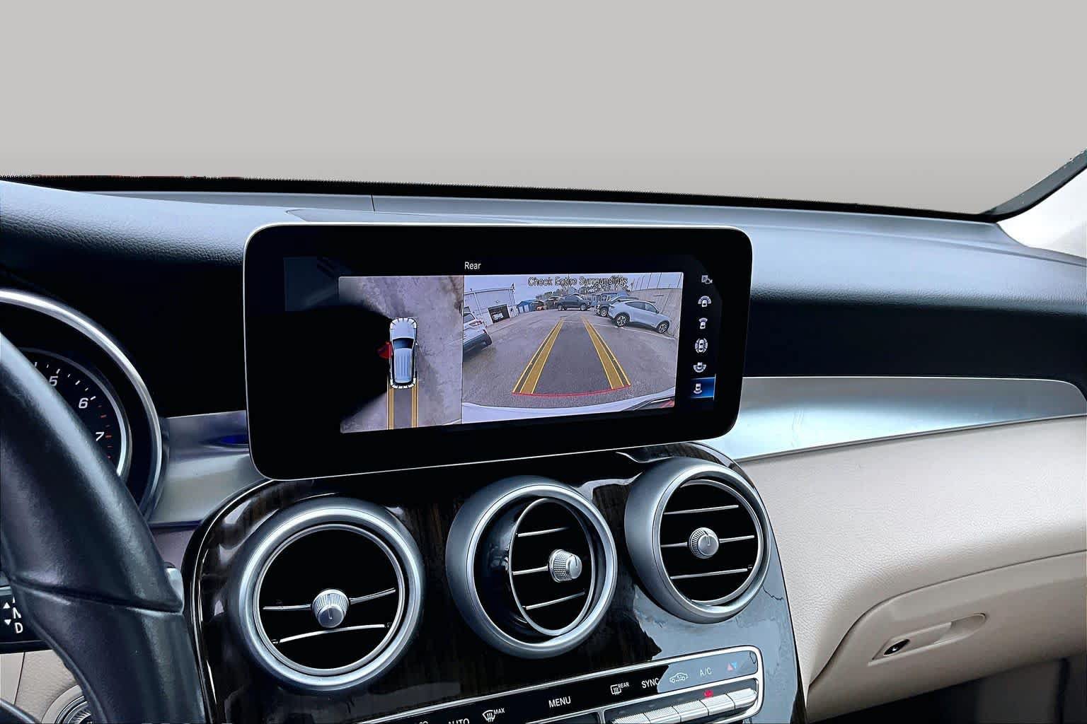 Used 2022 Mercedes-Benz GLC 300 image 29