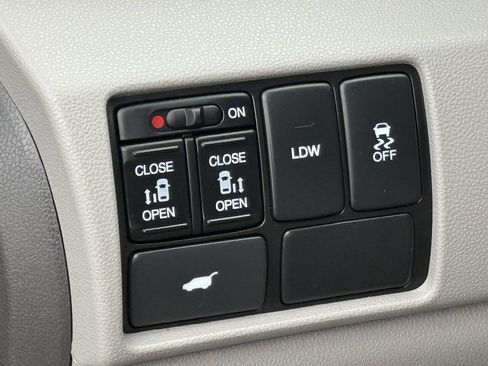 Used 2016 Honda Odyssey EX-L image 9