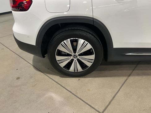 Used 2023 Mercedes-Benz EQB 300 4MATIC image 42