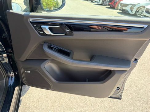 Used 2020 Porsche Macan S AWD/4WD image 38