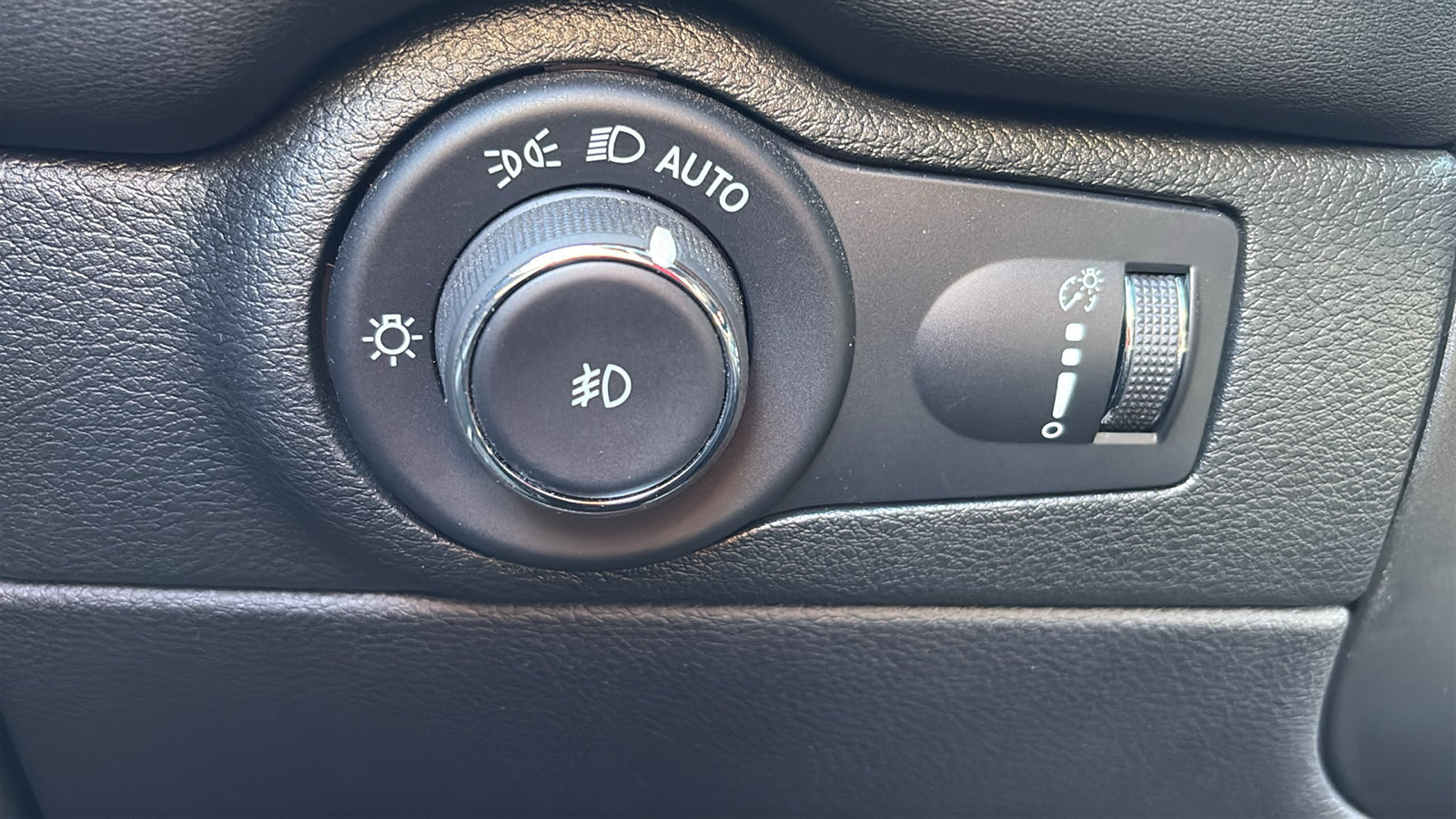 Used 2023 Dodge Durango R/T AWD/4WD image 10