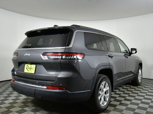 Used 2023 Jeep Grand Cherokee L Limited w/ Luxury Tech Group II AWD/4WD image 11