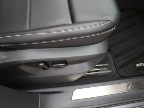 Used 2021 Volkswagen Atlas SEL R-Line FWD image 10