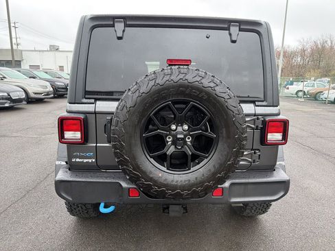 Used 2024 Jeep Wrangler Unlimited image 4