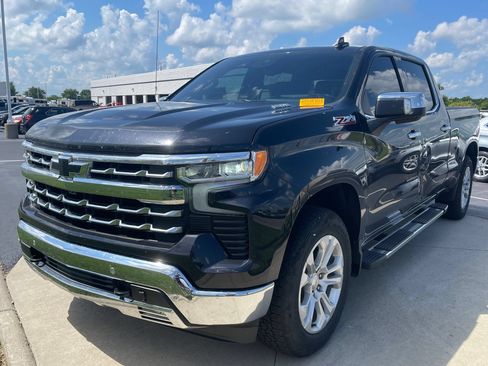 Used 2023 Chevrolet Silverado 1500 LTZ w/ LTZ Premium Package AWD/4WD image 3