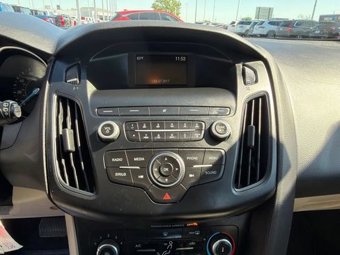 Used 2018 Ford Focus SE FWD image 22