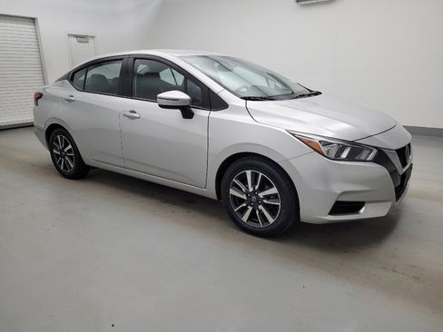Used 2021 Nissan Versa SV image 11