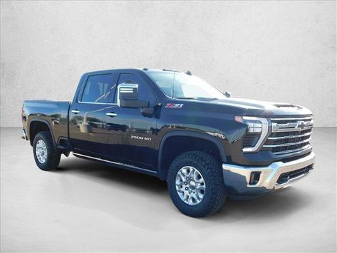 Used 2024 Chevrolet Silverado 2500 LTZ w/ LTZ Premium Package AWD/4WD image 3