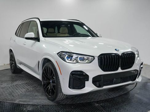 Used 2022 BMW X5 M50i w/ Executive Package AWD/4WD image 3