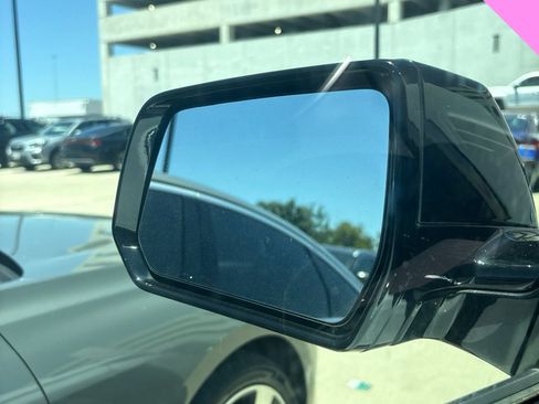 Used 2018 Chevrolet Traverse LS FWD image 12