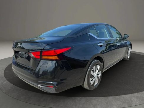 Used 2024 Nissan Altima 2.5 S FWD image 5