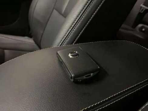 Used 2025 Volvo XC40 B5 Core image 27