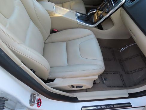 Used 2014 Volvo S60 T5 image 15