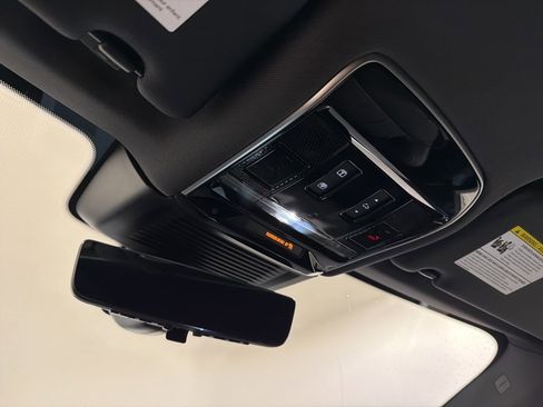 Used 2024 Land Rover Range Rover Sport Dynamic SE image 18