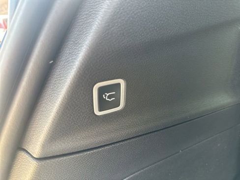 New 2026 Chrysler Pacifica Select image 10