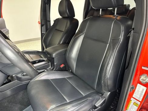 Used 2018 Toyota Tacoma SR5 AWD/4WD image 14