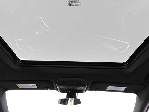 Used 2024 Cadillac XT6 Premium Luxury FWD image 4