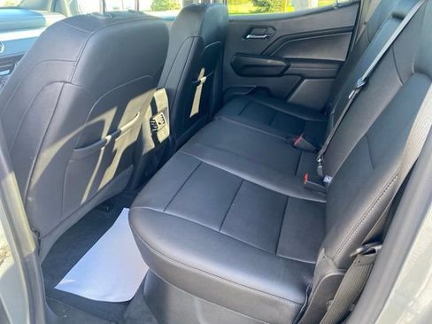 Used 2023 Chevrolet Colorado LT w/ LT Convenience Package III AWD/4WD image 18