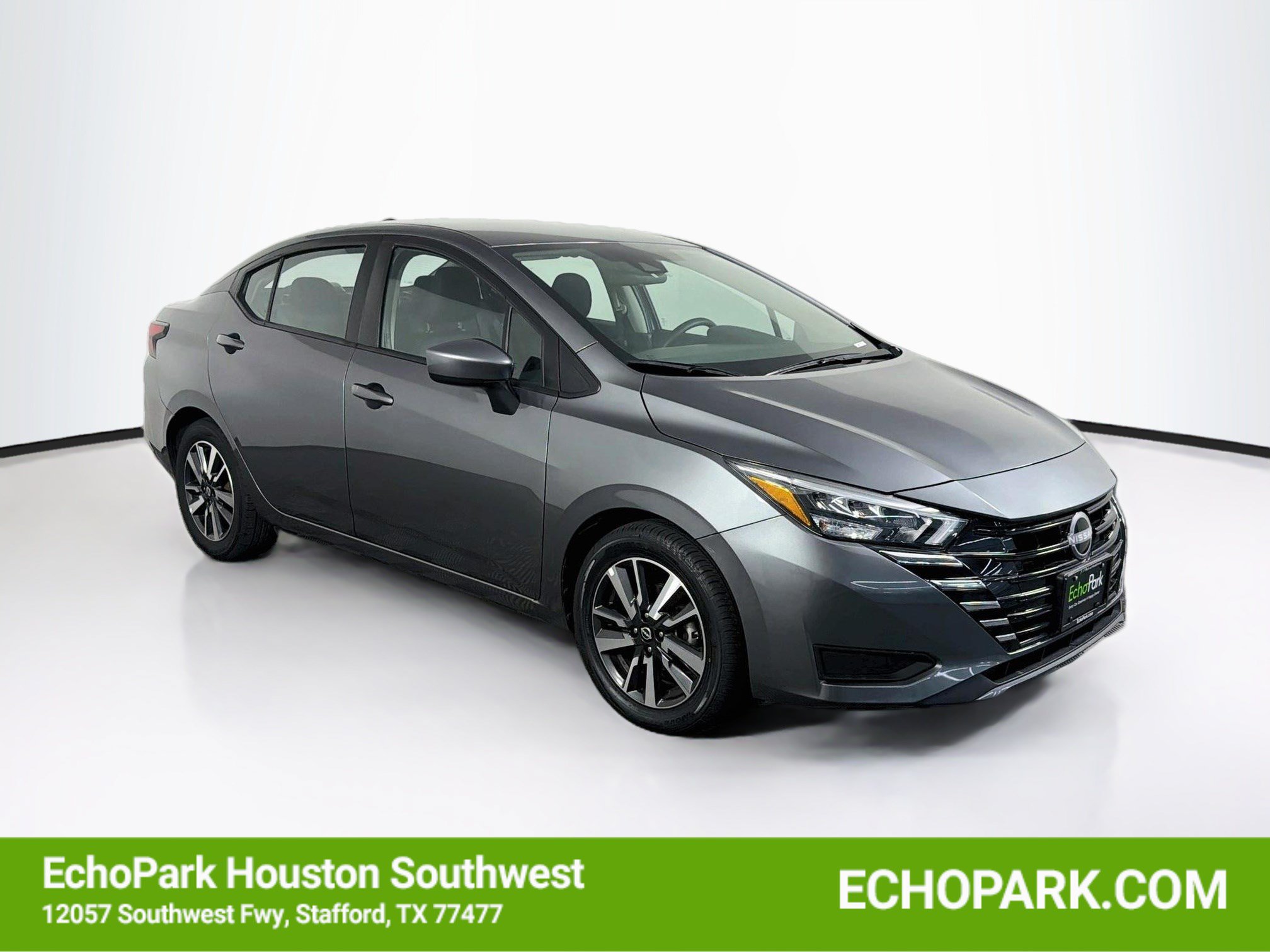 Used 2025 Nissan Versa SV FWD image 1