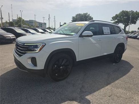Used 2024 Volkswagen Atlas SE FWD image 8
