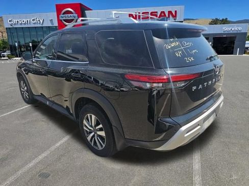 Used 2023 Nissan Pathfinder SL AWD/4WD image 9