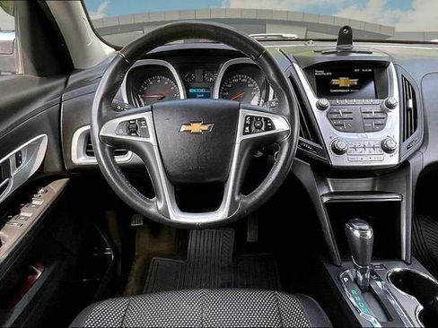 Used 2017 Chevrolet Equinox LT w/ Convenience Package FWD image 5