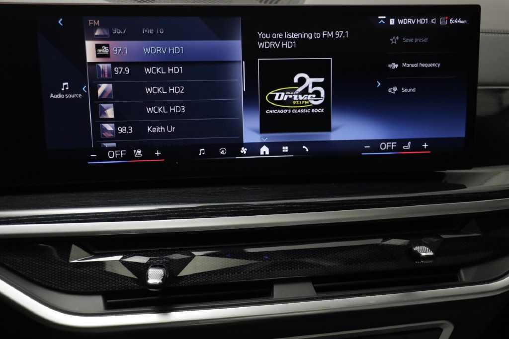 Used 2024 BMW X5 xDrive40i w/ M Sport Package AWD/4WD image 8
