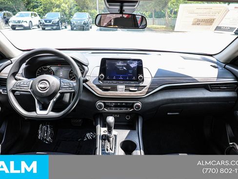 Used 2025 Nissan Altima 2.5 SV FWD image 23