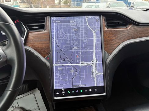 Used 2019 Tesla Model S Standard Range image 18