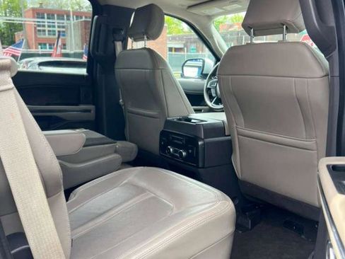 Used 2019 Ford Expedition Limited w/ Equipment Group 302A AWD/4WD image 32