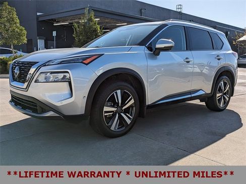 Used 2023 Nissan Rogue SL w/ SL Premium Package image 10