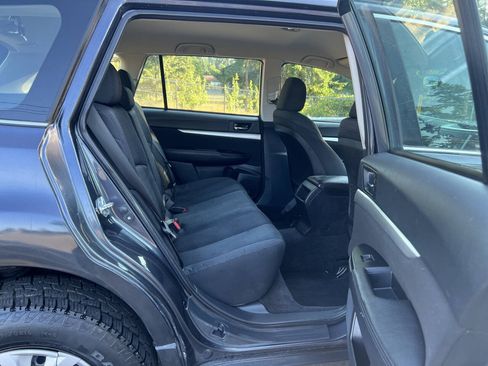 Used 2010 Subaru Outback 2.5i AWD/4WD image 19
