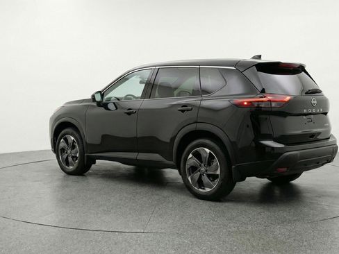 Used 2025 Nissan Rogue SV FWD image 6