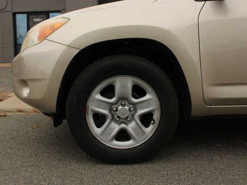 Used 2008 Toyota RAV4 4WD image 3