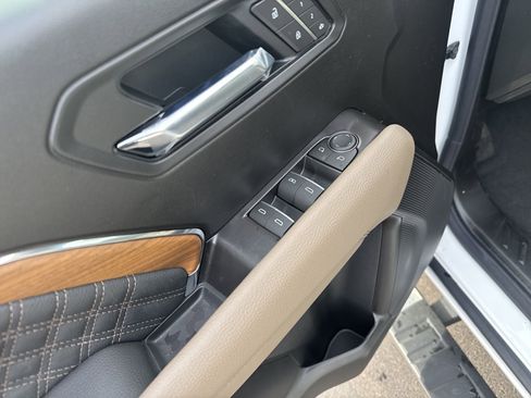 New 2026 GMC Canyon Denali image 16