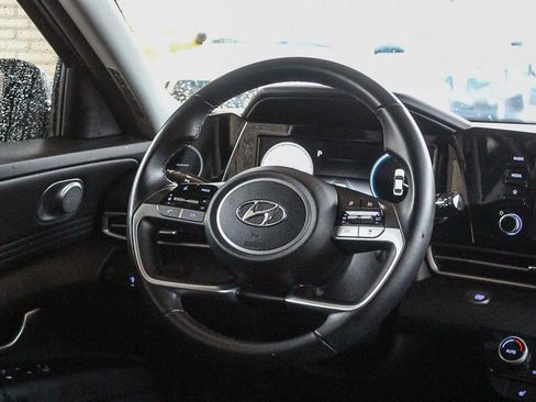 Used 2022 Hyundai Elantra SEL w/ Convenience Package image 19