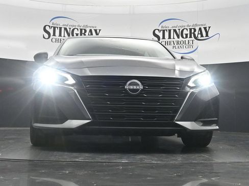 Used 2025 Nissan Altima 2.5 SV FWD image 27