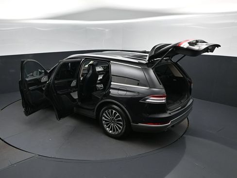 Used 2020 Lincoln Aviator Reserve w/ Equipment Group 201A RWD image 2