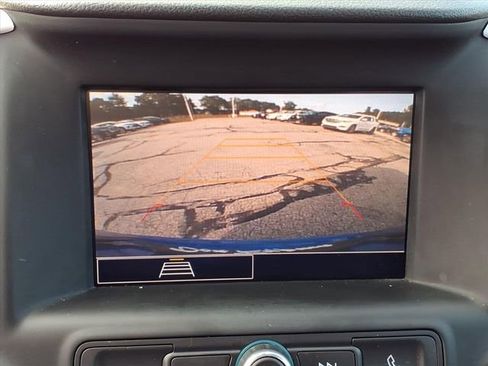 Used 2024 GMC Terrain SLE w/ Driver Convenience Package image 16