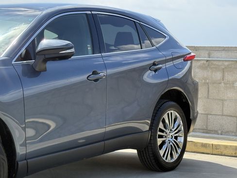 Used 2022 Toyota Venza Limited AWD/4WD image 8