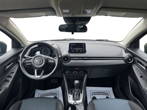 Used 2019 Toyota Yaris LE FWD image 7
