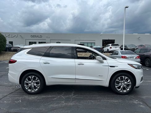 Certified 2020 Buick Enclave Avenir w/ Avenir Technology Package FWD image 7