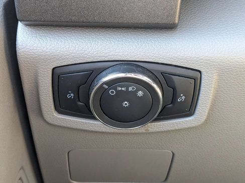 Used 2020 Ford F550 2WD Regular Cab Super Duty image 19