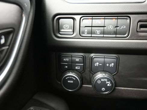 Used 2022 Chevrolet Tahoe RST w/ Luxury Package AWD/4WD image 16